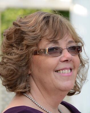 Headshot of Amanda Cameron