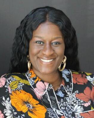 Headshot of Chelsea Loper