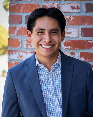 Headshot of Chris Chavez