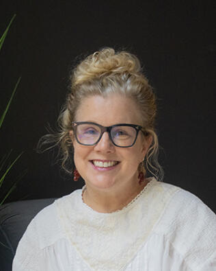 Headshot of Alex Helton