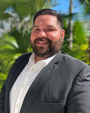 Headshot of Fernando Usubillaga