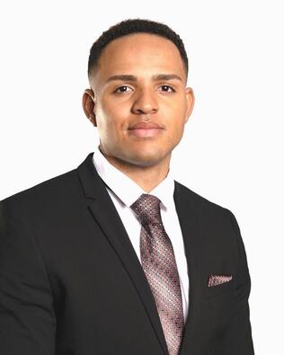 Headshot of Carlos Monteiro