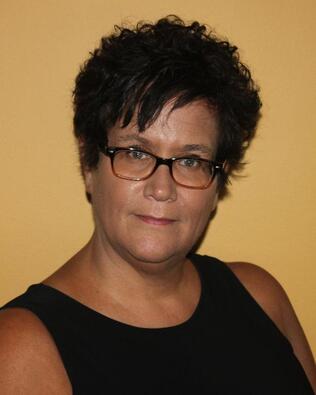 Headshot of Angela Clute