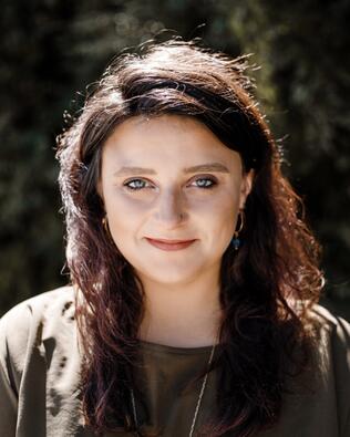 Headshot of Gabrielle Loveland