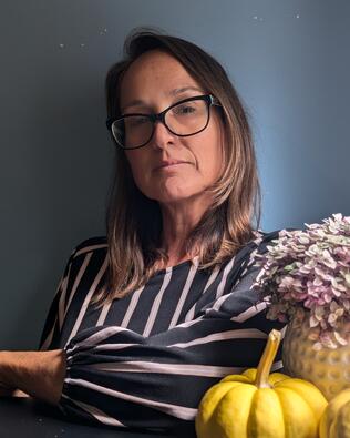 Headshot of Corrie DiStefano
