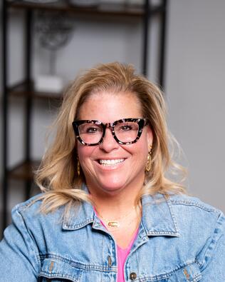 Headshot of Lori Crosley
