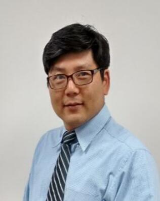Headshot of Seung Mo