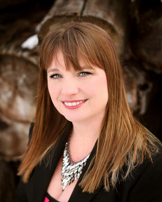 Headshot of Michelle Vetter