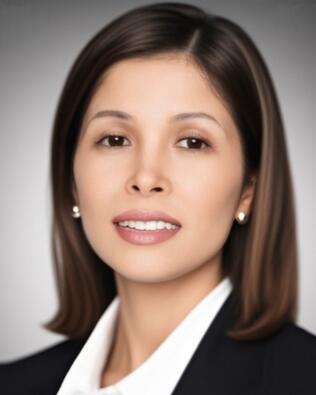Headshot of Hoa Huynh