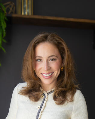 Headshot of Meredith von Kleydorff