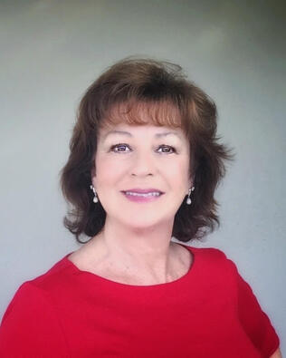 Headshot of Linda Hamlik