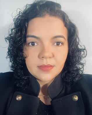 Headshot of Fabricia Guedes
