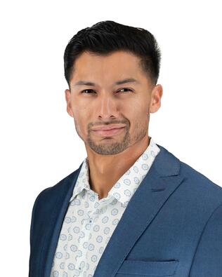 Headshot of Peter Fraga