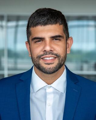 Headshot of Luis Perez