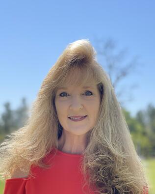 Headshot of Glenna Anderson