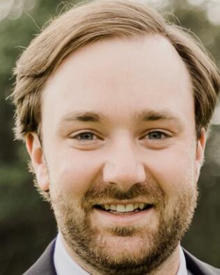 Headshot of Zach Robins