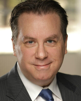 Headshot of Ian Bayne
