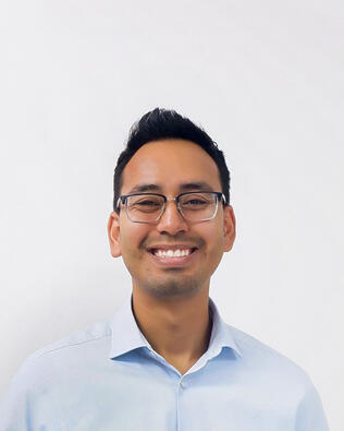 Headshot of Julio Armas