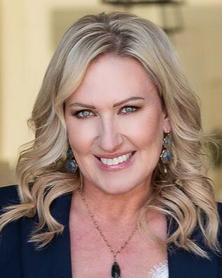 Headshot of Holly Williams-Meyer