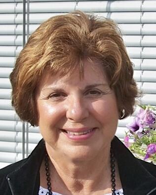 Headshot of Claudia Rowland