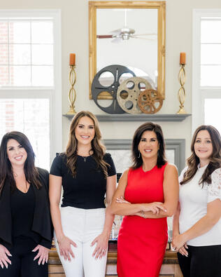 Headshot of Cheryl Bare & The Home Pros