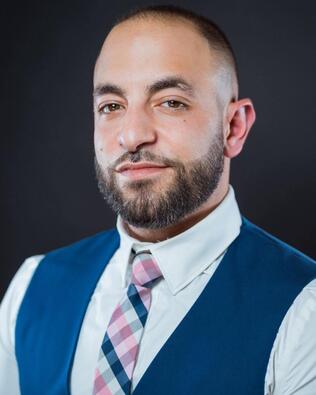 Headshot of Muntaser Keswani