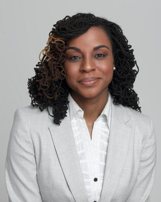 Headshot of Tanesia Woody