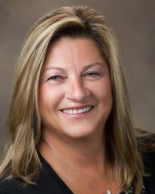 Headshot of Laura Zurl