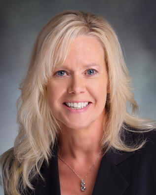 Headshot of April Richards