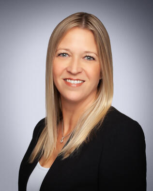 Headshot of Kelly Buraszeski
