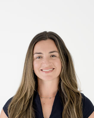 Headshot of Alexandra Biello Kierez