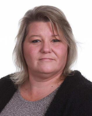 Headshot of Elizabeth Sanders