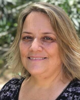 Headshot of Kari Schultz