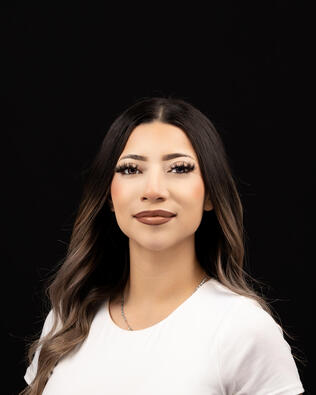 Headshot of Itzel Carrillo