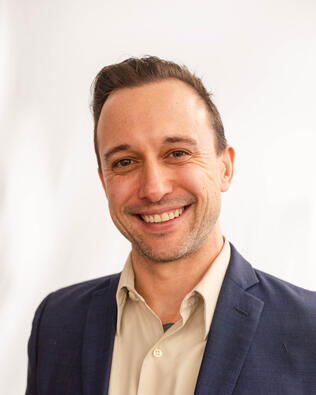 Headshot of Matthew Carpenter