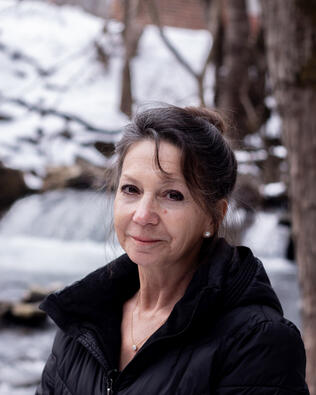 Headshot of Laurie Webber