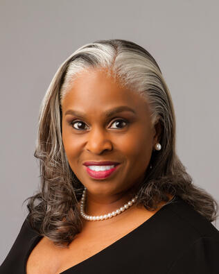 Headshot of Beverly Carr