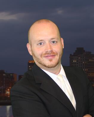 Headshot of David Viveiros