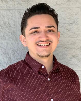 Headshot of Christopher Munoz