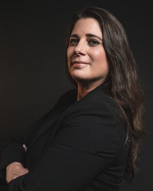 Headshot of Jacqui Gordon