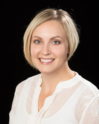 Headshot of Kate Kraus