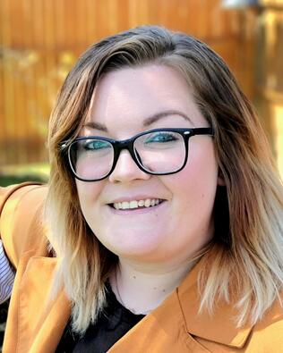 Headshot of Christina Hotaling