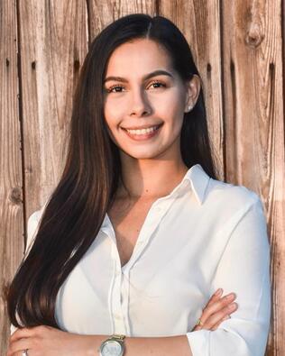 Headshot of Anais Toro