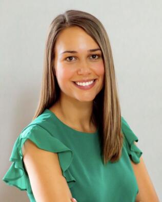 Headshot of April Thomas