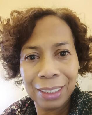 Headshot of Yvette Hellings