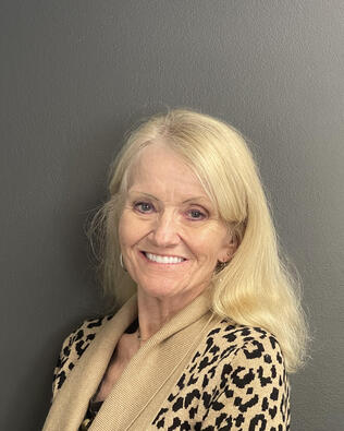 Headshot of LINDA SUE ELSTON-DYKES