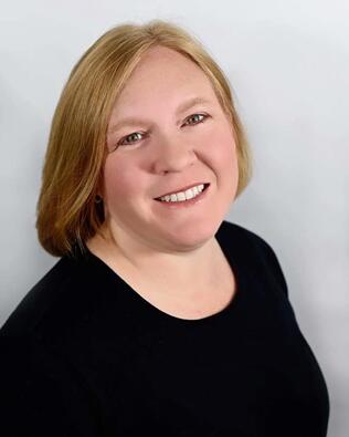 Headshot of Jeanette Meadows