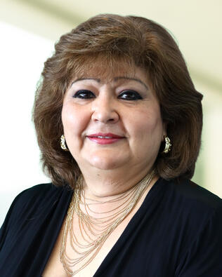 Headshot of Sara Vasquez