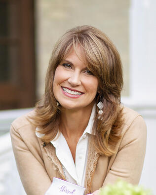 Headshot of Kelly Vance