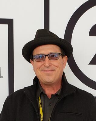 Headshot of Timothy Cien